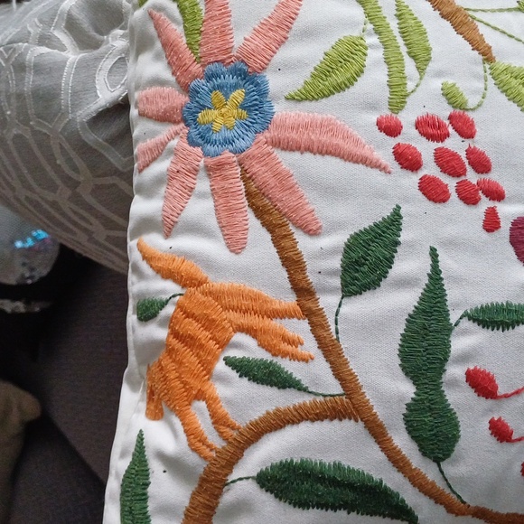 Pottery Barn embroidered animal floral embroidered throw pillow 2015 - Picture 10 of 10